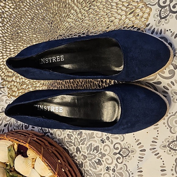 CLEARANCE! Tinstree platform espadril wedge sandal in blue. Size 10. - Picture 1 of 9